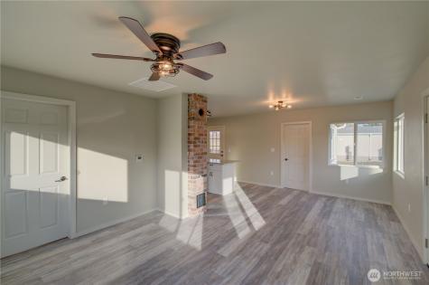 1365 Dolan Street Raymond WA 98577