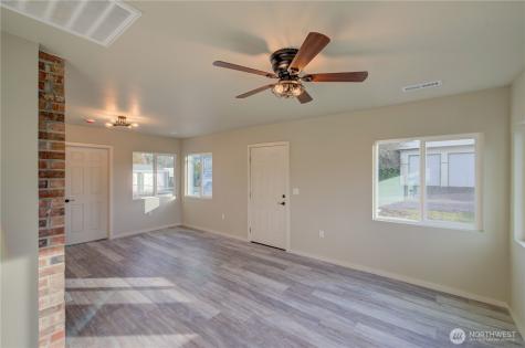 1365 Dolan Street Raymond WA 98577
