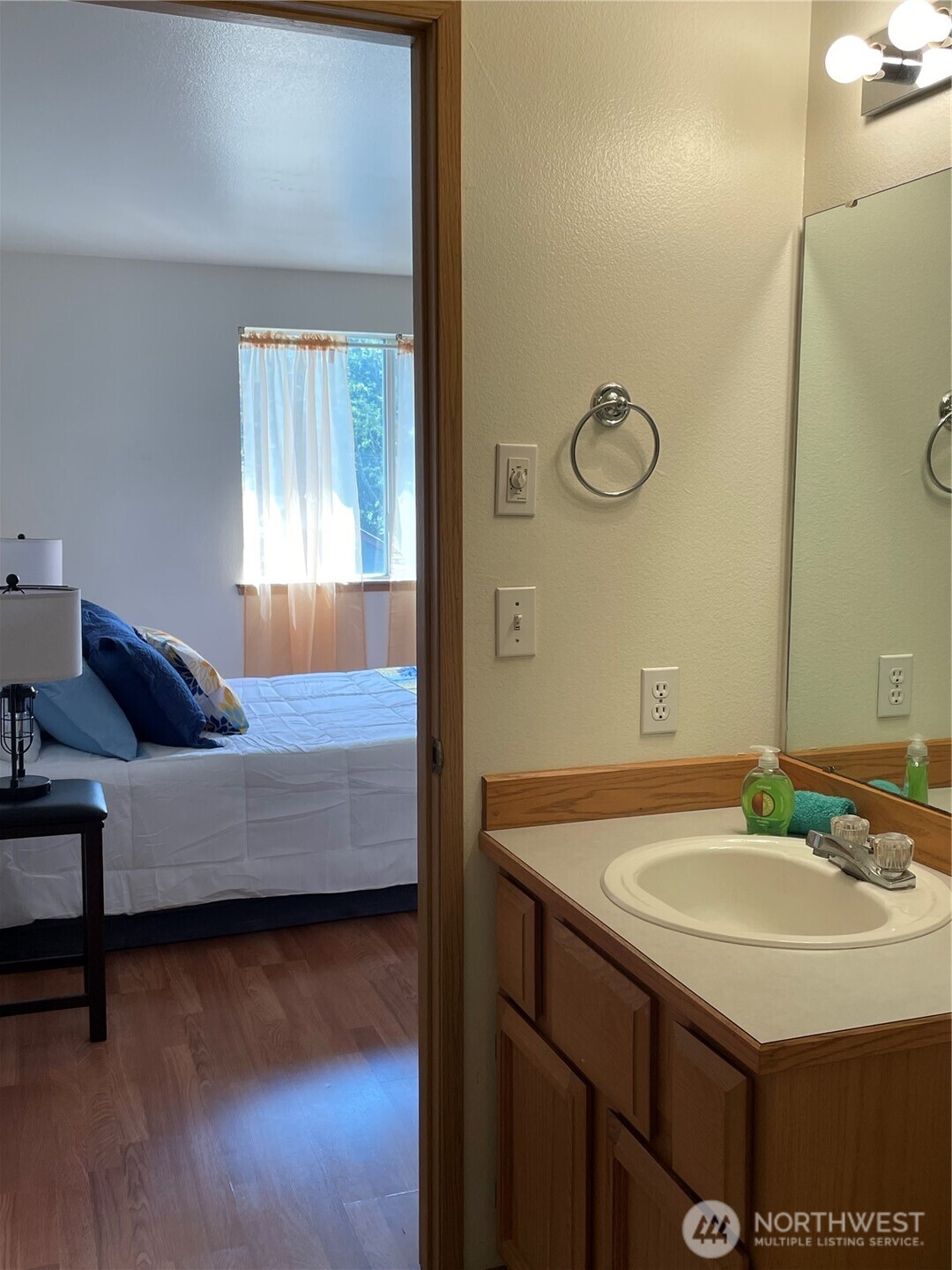 652 Adele Avenue Bremerton WA 98312