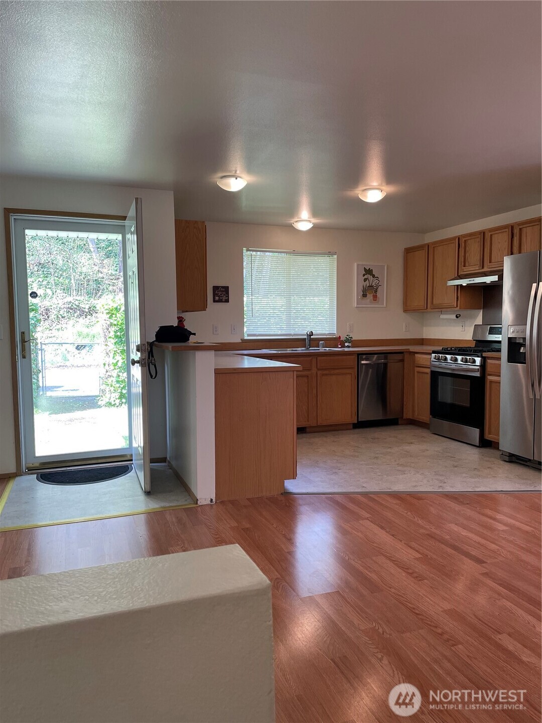 652 Adele Avenue Bremerton WA 98312
