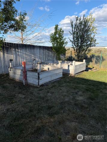 586 L Street SE Ephrata WA 98823