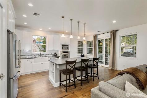 28 Deer Hollow Road Port Ludlow WA 98365