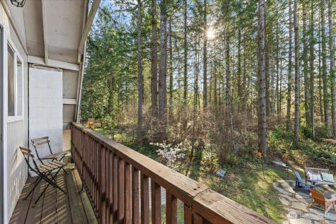 14602 Holiday Dr NW Gig Harbor WA 98329