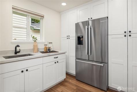 6439 Marshall Avenue SW Seattle WA 98136
