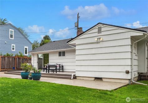 6439 Marshall Avenue SW Seattle WA 98136