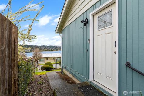 2505 -2507 N Wycoff Avenue Bremerton WA 98312