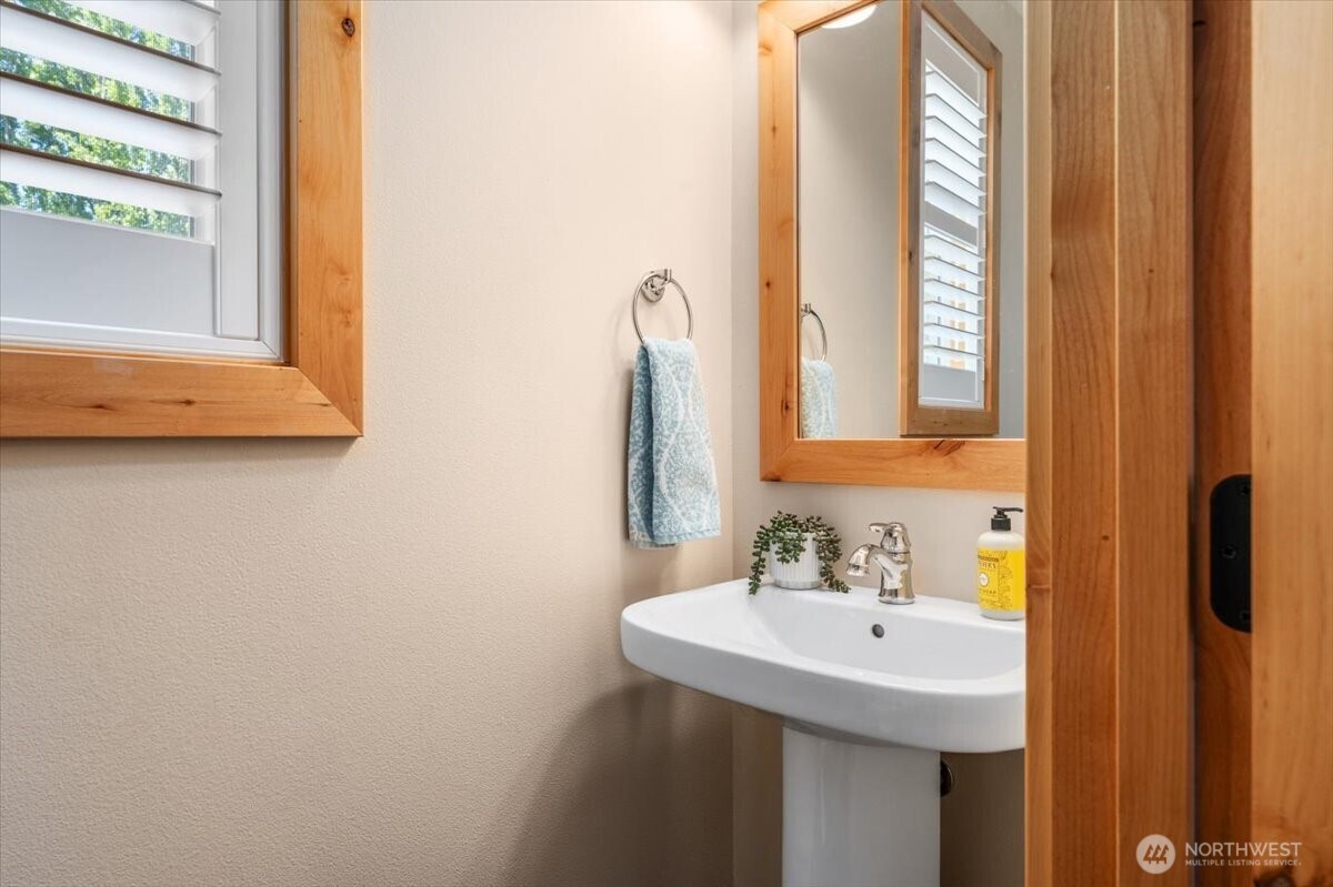 216 Porcupine Lane Chelan WA 98816