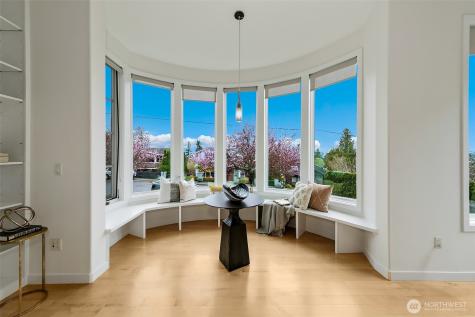 526 14th Avenue W Kirkland WA 98033