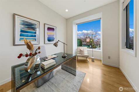 526 14th Avenue W Kirkland WA 98033