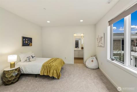 526 14th Avenue W Kirkland WA 98033