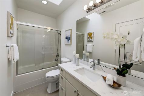 526 14th Avenue W Kirkland WA 98033