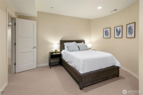 526 14th Avenue W Kirkland WA 98033