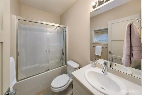 526 14th Avenue W Kirkland WA 98033