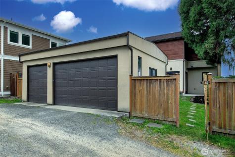 526 14th Avenue W Kirkland WA 98033