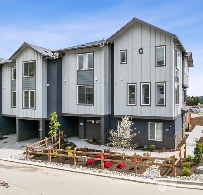 16830 20th Avenue W Lynnwood WA 98037