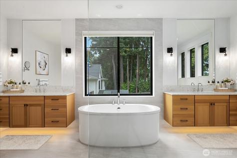 10924 SE 24th Place Bellevue WA 98004