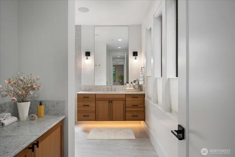 10924 SE 24th Place Bellevue WA 98004