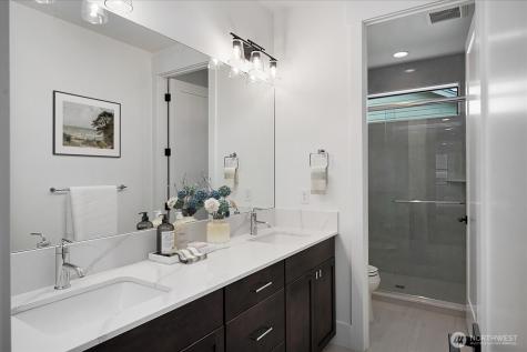 10924 SE 24th Place Bellevue WA 98004