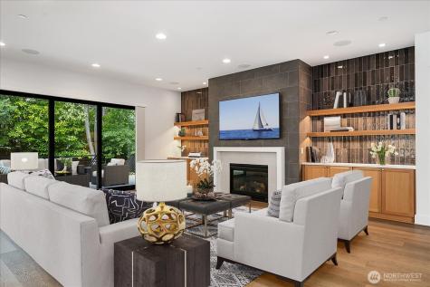 10924 SE 24th Place Bellevue WA 98004