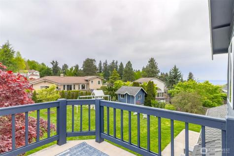 1855 Hillside Drive NE Tacoma WA 98422