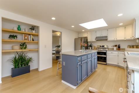 1855 Hillside Drive NE Tacoma WA 98422