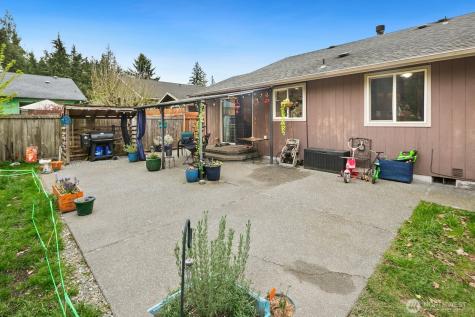 1016 102nd Drive SE Lake Stevens WA 98258