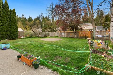 1016 102nd Drive SE Lake Stevens WA 98258