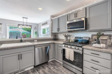 23003 SE 241st Place Maple Valley WA 98038