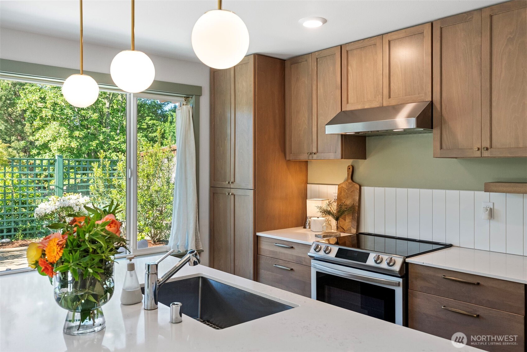503 5th Street Steilacoom WA 98388