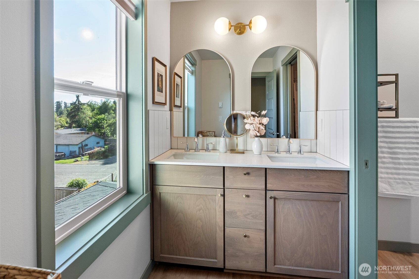 503 5th Street Steilacoom WA 98388