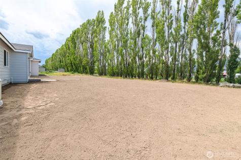 609 N Oak Street Tieton WA 98947