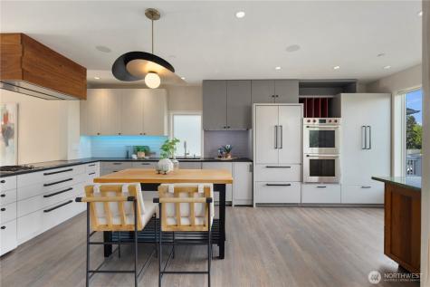 1618 37th Avenue Seattle WA 98122