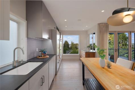 1618 37th Avenue Seattle WA 98122