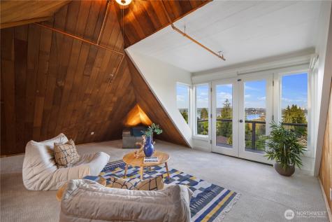 1618 37th Avenue Seattle WA 98122