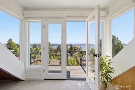 1618 37th Avenue Seattle WA 98122