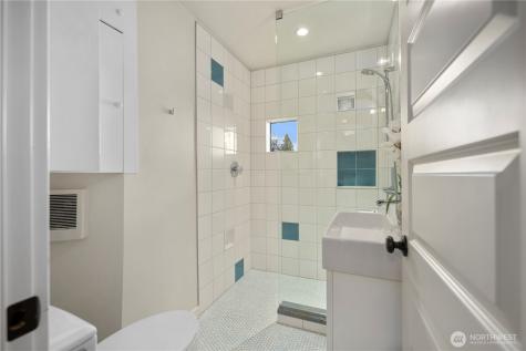 1618 37th Avenue Seattle WA 98122