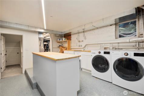 1618 37th Avenue Seattle WA 98122