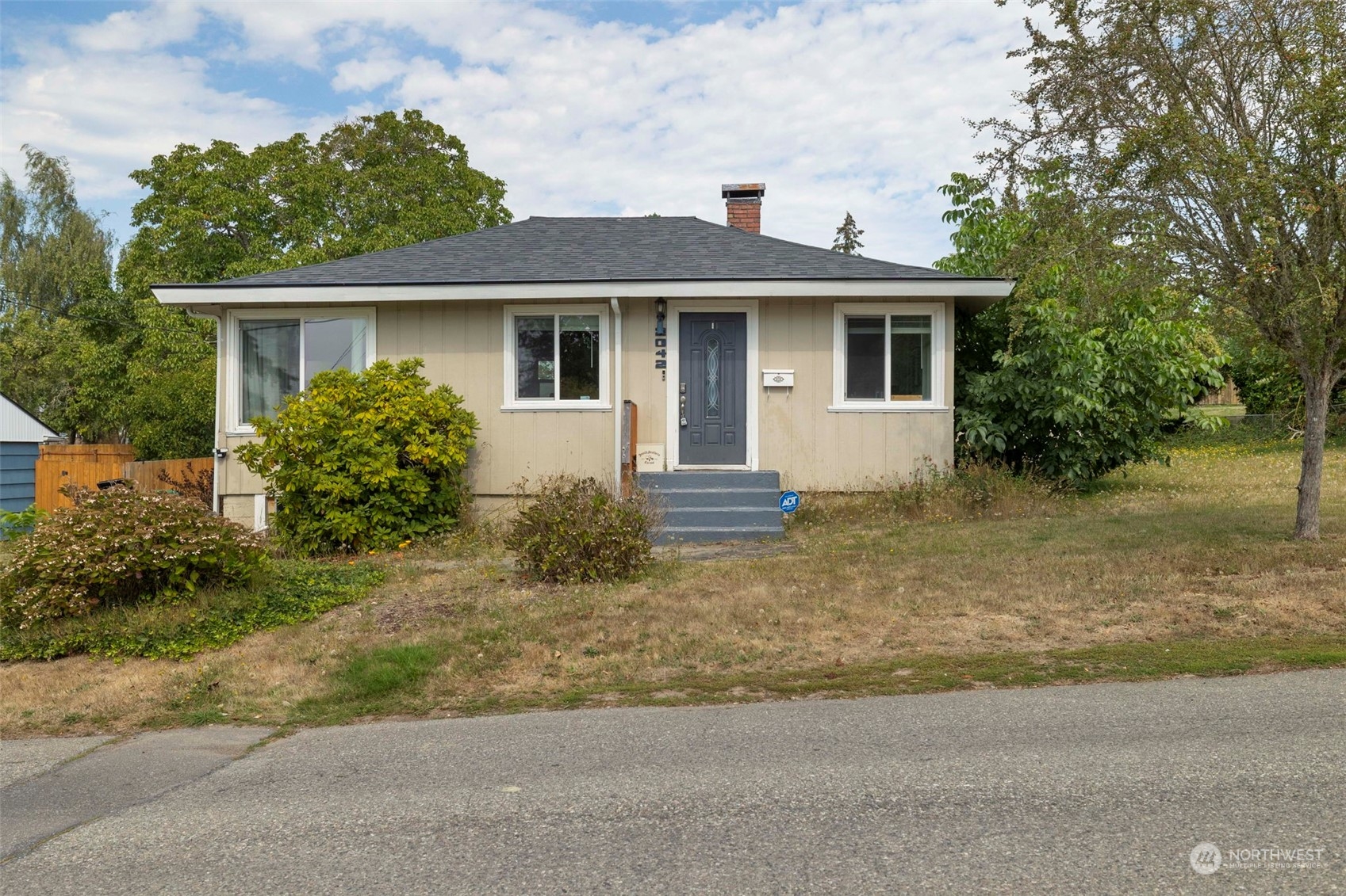 2042 E 18th Street Bremerton WA 98310