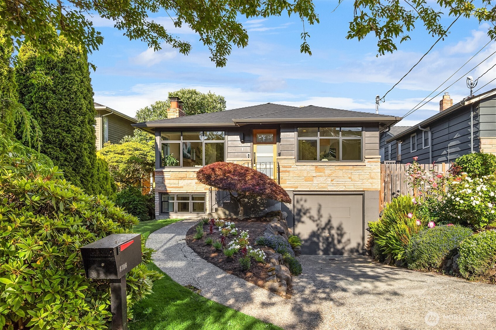 4306 29th Avenue W Seattle WA 98199