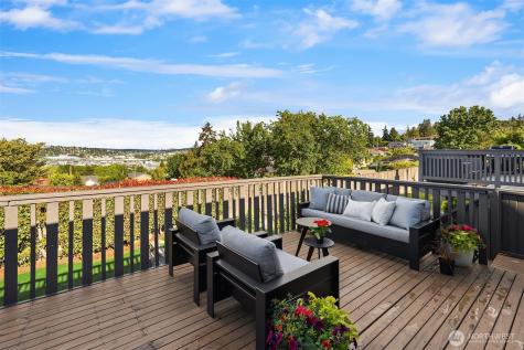 4306 29th Avenue W Seattle WA 98199