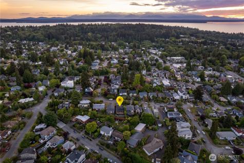 4306 29th Avenue W Seattle WA 98199