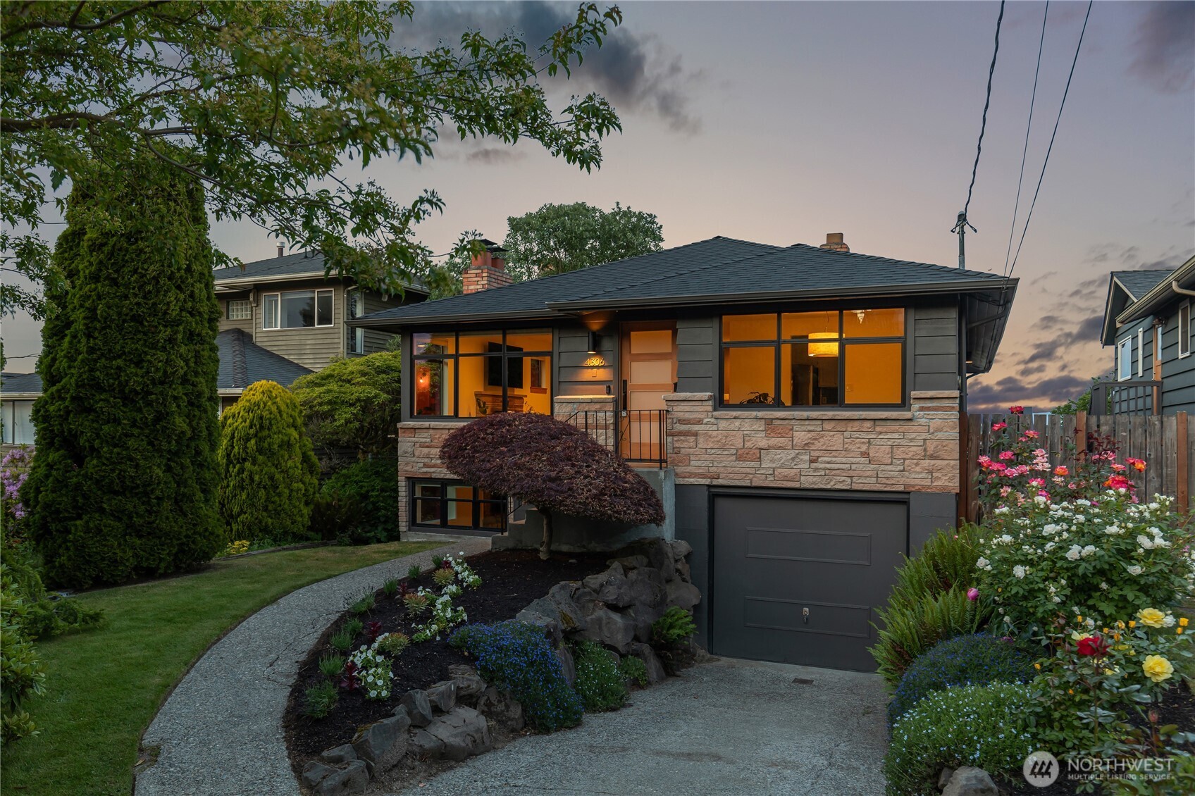 4306 29th Avenue W Seattle WA 98199