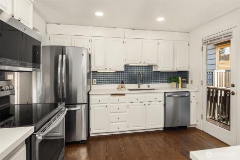 4306 29th Avenue W Seattle WA 98199