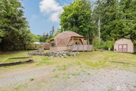 27299 Baywood Drive NE Kingston WA 98346