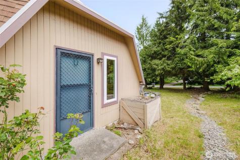 27299 Baywood Drive NE Kingston WA 98346