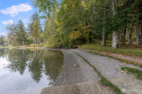 27299 Baywood Drive NE Kingston WA 98346