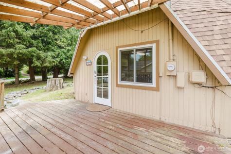 27299 Baywood Drive NE Kingston WA 98346