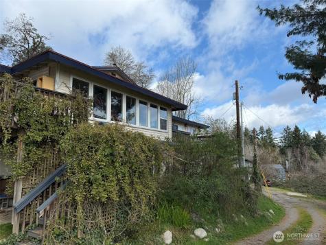 4725 SW 244th Street Vashon WA 98070