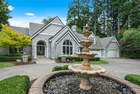 822 Windsor Drive SE Sammamish WA 98074