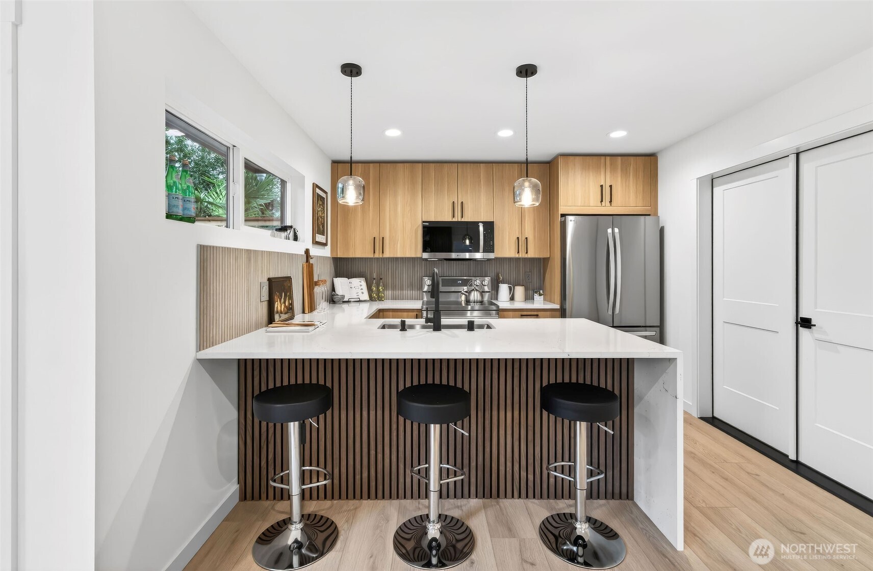 8510 15th Avenue NE Seattle WA 98115